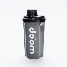Shakebeker voor het bereiden van Woop maaltijdshake