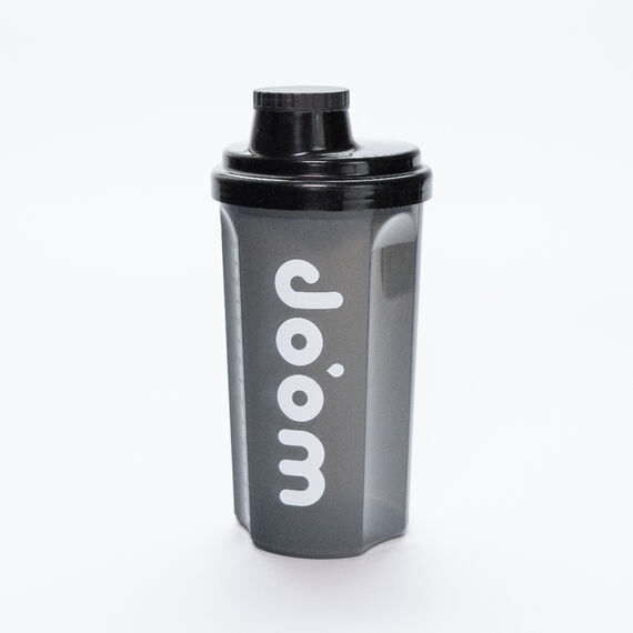 Shakebeker voor het bereiden van Woop maaltijdshake